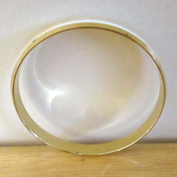 Vintage Sarah Coventry White Enamel Bangle Bracelet with Gold Tone Accent - Picture 4 of 6